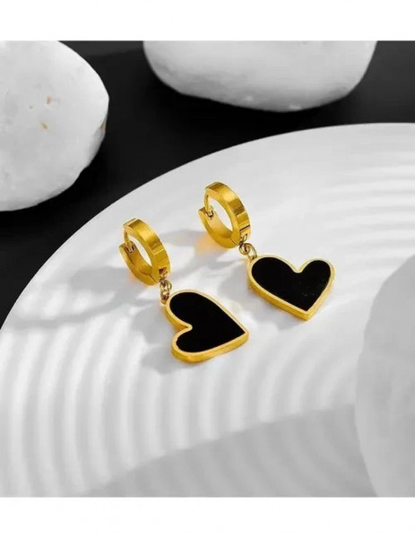 Стальные серьги с напылением золотом с черным кулоном в виде сердца J10001CJJ