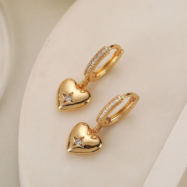 Золотистые серьги-кольца с гладкими сердцами N99090