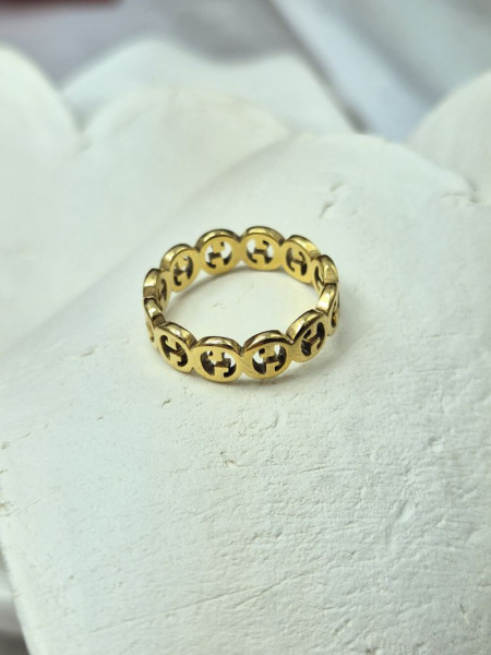 Кольцо из соединенных золотистых звеньев J11371CJJ