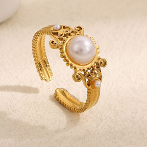 Кольцо с крупным жемчугом в винтажном обрамлении CJL13464