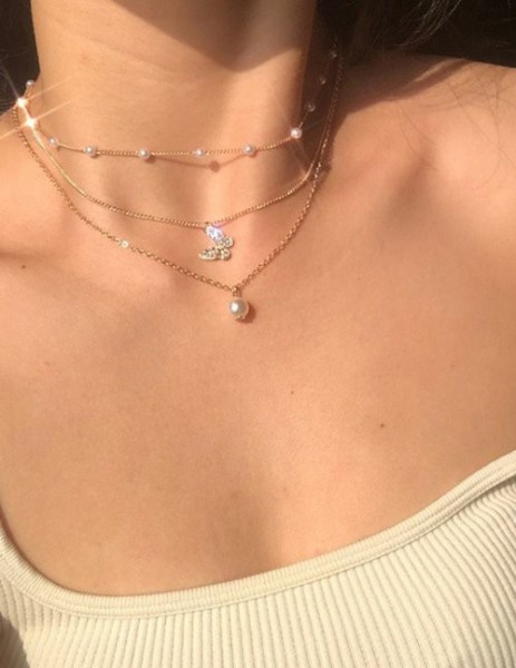 Многослойная цепочка с подвесками бабочка и жемчужина M14808