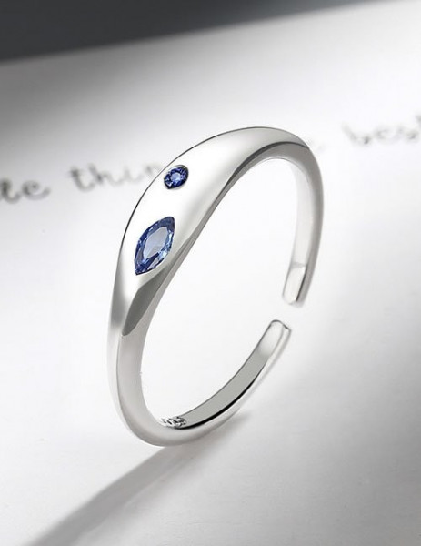 Кольцо в форме головы змеи с синими камнями Z32216