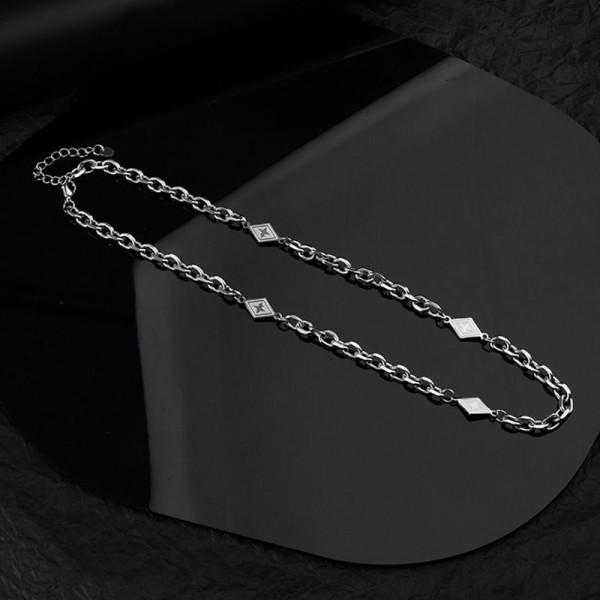 Лаконичная цепочка с ромбовидными вставками CJH63658