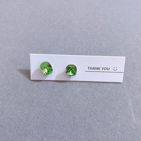 Вечерние серьги-пусеты с изумрудными кристаллами 1J11827CJJ