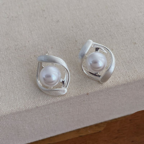 Миниатюрные серьги-пусеты с жемчугом CJP97392