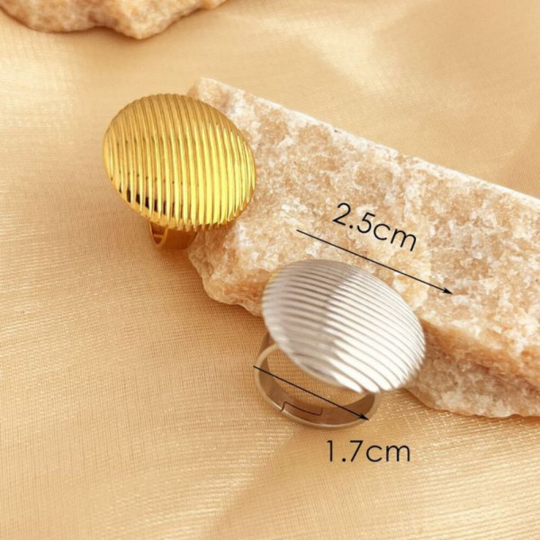 Кольцо с широким диском и ребристой поверхностью в серебре CJH14612