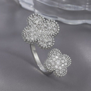 Двойное разомкнутое кольцо с клевером из фианитов 1J12080CJJ