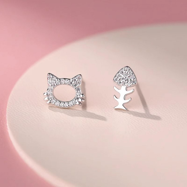 Серьги-гвоздики кот и кость со стразами J10703CJJ