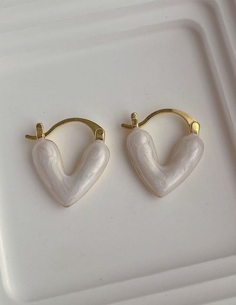 Серьги-кольца с белыми сердцами Z31777