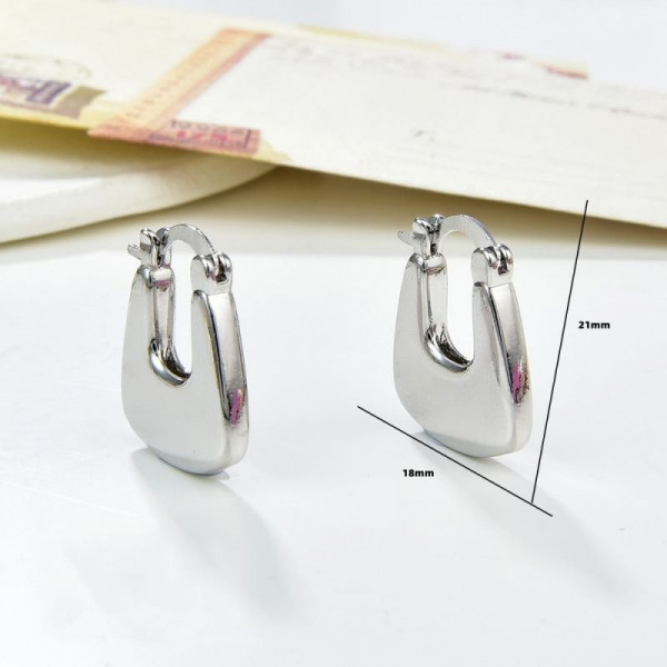 Серьги-кольца геометрические серебристые CJC90418