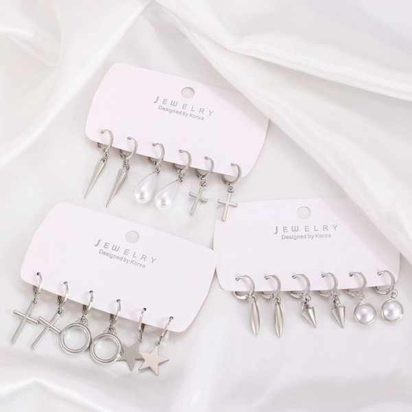 Набор серебристых серег конго с геометрическими и жемчужными подвесками CJH66983