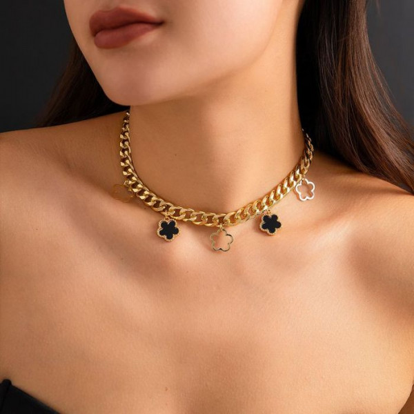 Золотистая цепочка с каскадом подвесок в форме клевера CJM58579
