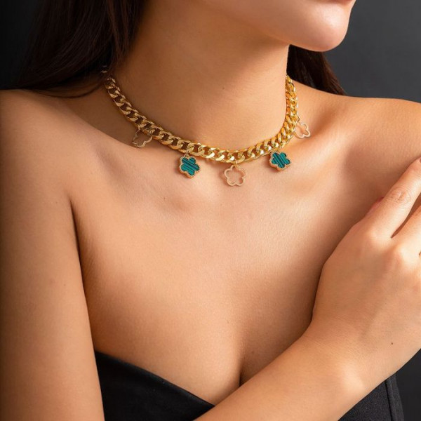 Золотистая цепочка с каскадом подвесок в форме клевера CJM58579