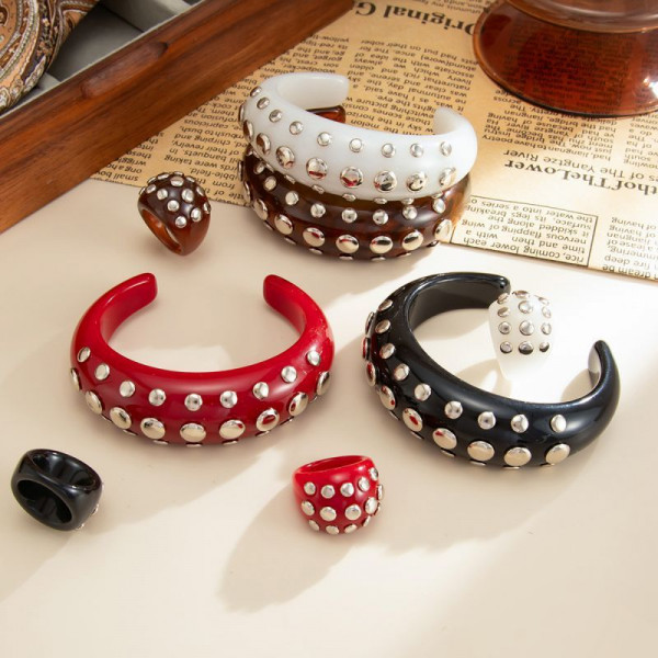 Кольцо широкое с шахматным узором CJT25660