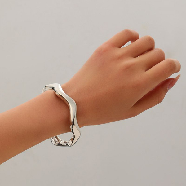 Жесткий браслет CJL97428