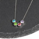 Изящное серебристое колье с четырьмя разноцветными кристаллами CJR61009