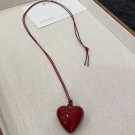 Массивное бордовое сердце на тонком шнурке CJH44321