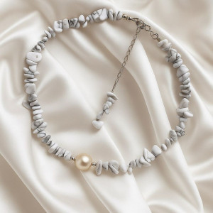 Бусы из серого камня с жемчужным акцентом 1J11937CJJ