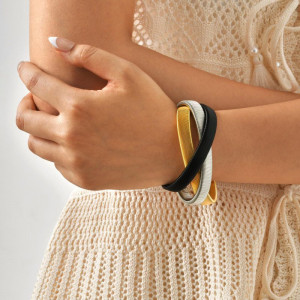 Браслет многослойный из трех широких обручей CJP93847