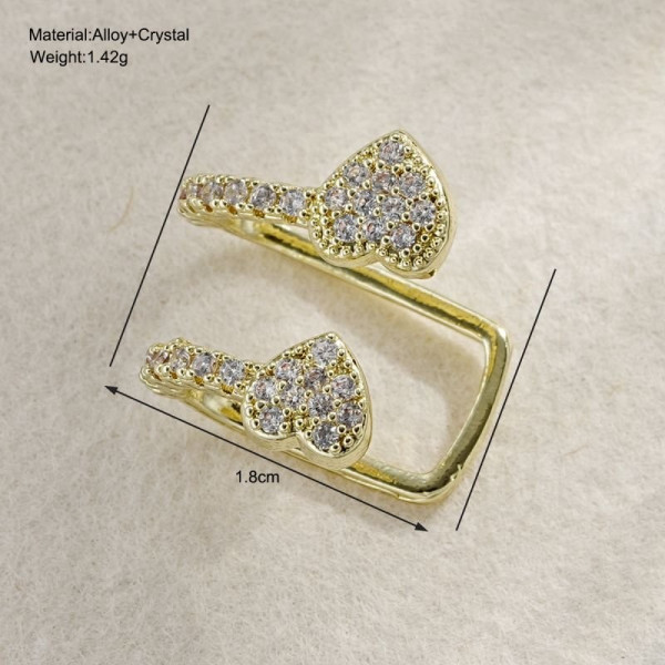 Серебристый кафф с сердцами в стразах CJC97287