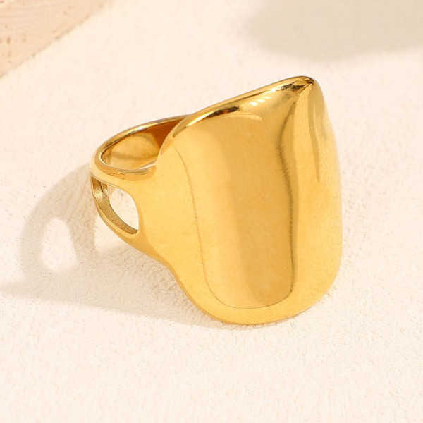 Широкое кольцо с выпуклой зеркальной поверхностью CJL13506