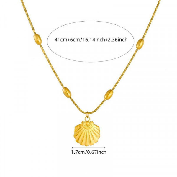 Золотистая цепочка с рельефной подвеской-ракушкой CJP55848