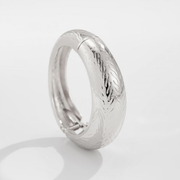 Браслет жесткий трубчатый с мелкоточечной фактурой CJL85689