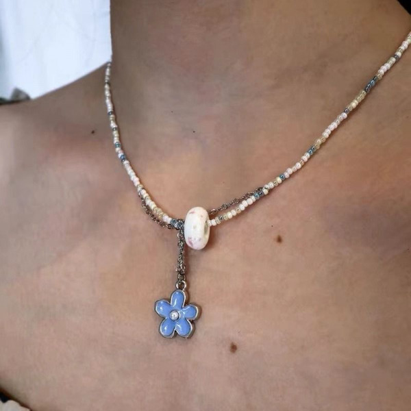 Бусы из бисера с подвеской в форме цветка и жемчужным акцентом CJH78431