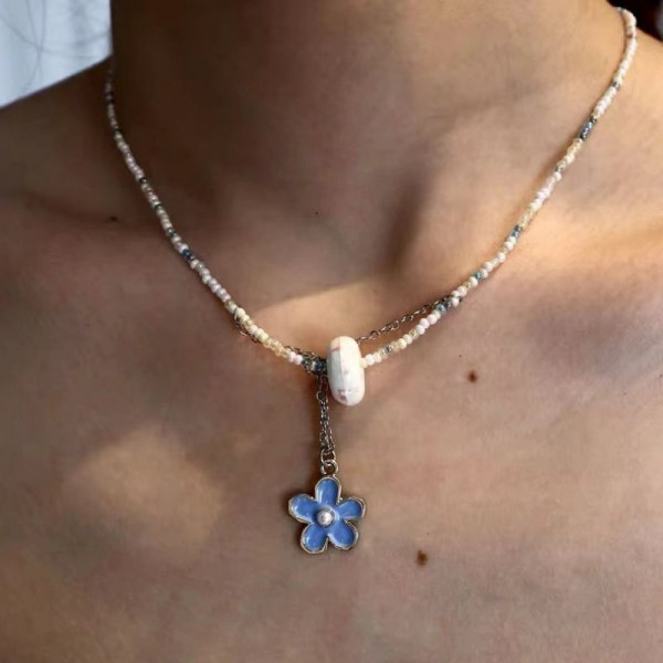 Бусы из бисера с подвеской в форме цветка и жемчужным акцентом CJH78431