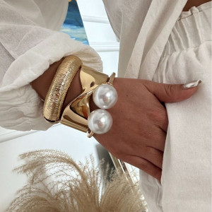 Жесткий браслет CJR56071