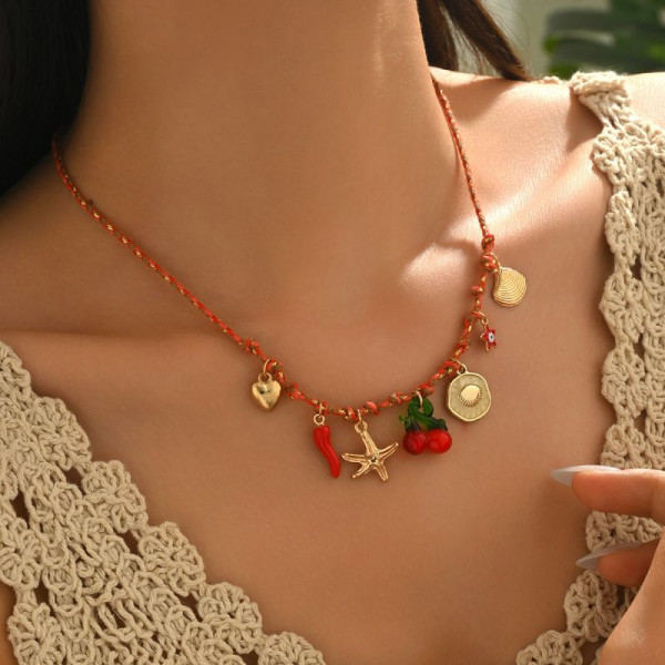 Бохо-колье на бирюзовой цепочке с жемчугом и оберегом CJR61456