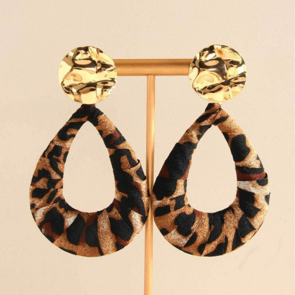 Акцентные серьги-пусеты капли с принтом CJN34128