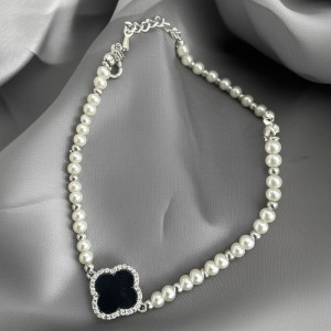 Браслет из жемчуга с черным клевером J11207CJJ