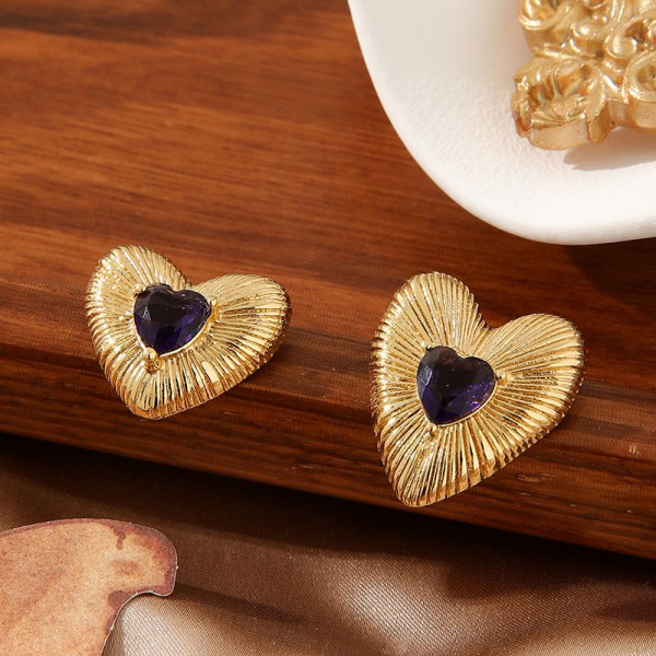 Серьги-пусеты Сердца фактурные с кристаллами CJN90643