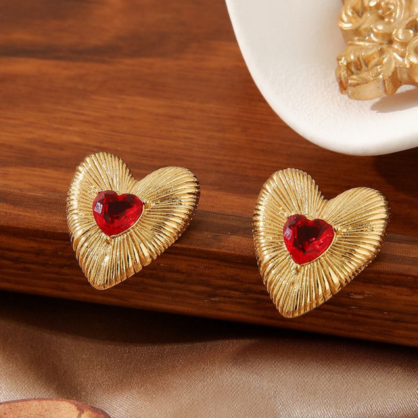 Серьги-пусеты Сердца фактурные с кристаллами CJN90643