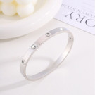 Браслет жесткий серебристый с кристаллами CJH14545