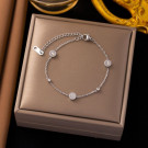 Браслет-нить с круглыми кристальными вставками CJH15690