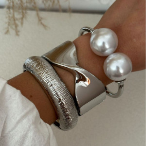 Жесткий браслет CJR56074