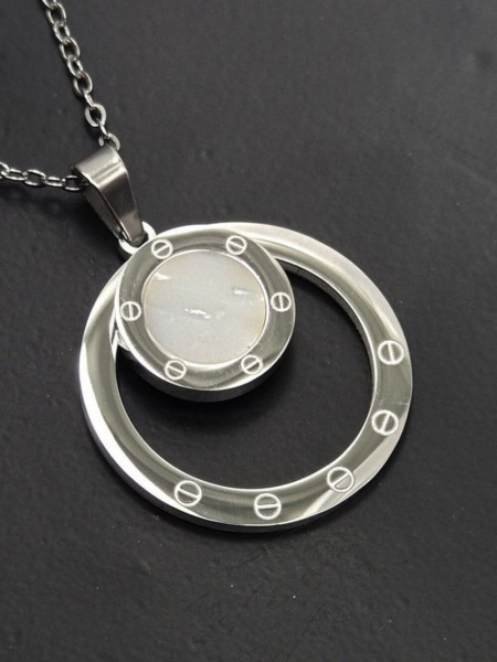 Колье с подвеской в форме диска с винтовым дизайном J10816CJJ