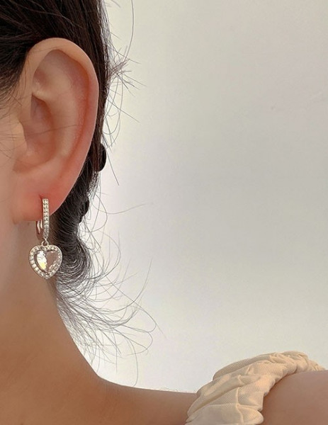 Серьги-подвески «Сияющее сердце» U76961