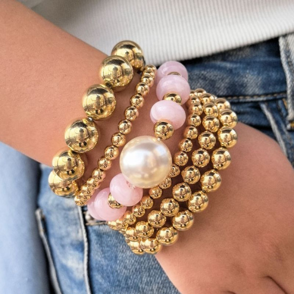 Браслет из золотистых бусин с крупным жемчугом CJN32378