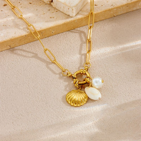 Золотистая цепь с подвесками из жемчуга и ракушек CJP55852