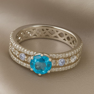 Широкое кольцо с крупным голубым камнем и россыпью 1J12084CJJ