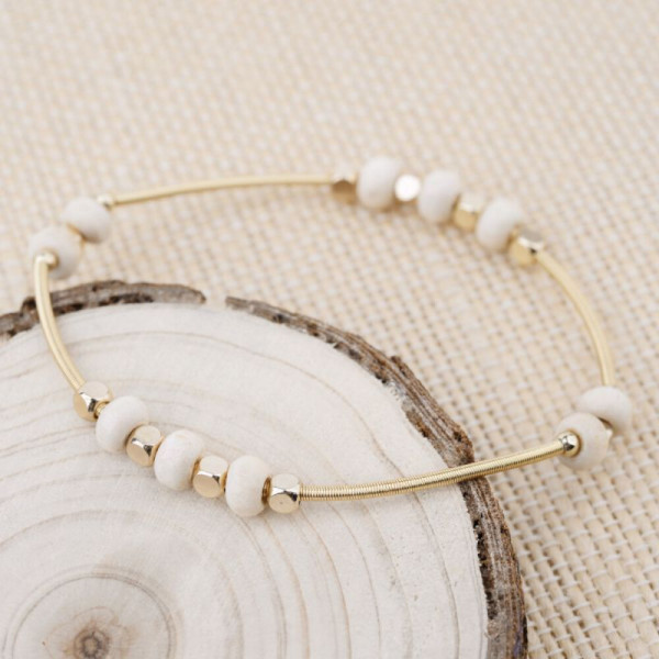 Браслет из жемчуга с золотистыми звеньями CJH60440