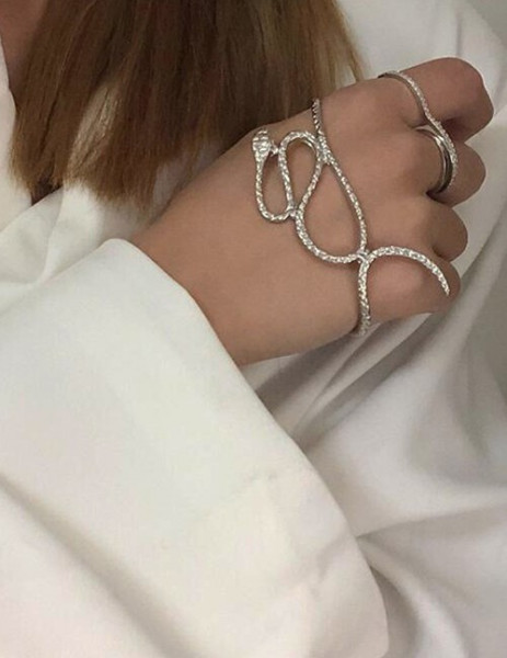 Браслет жесткий змея с фактурной проработкой CJG65269