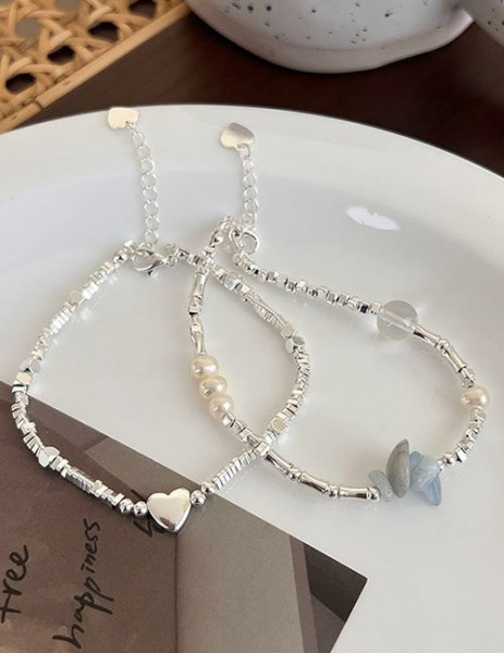 Браслет из бисера с бабочкой Z53177