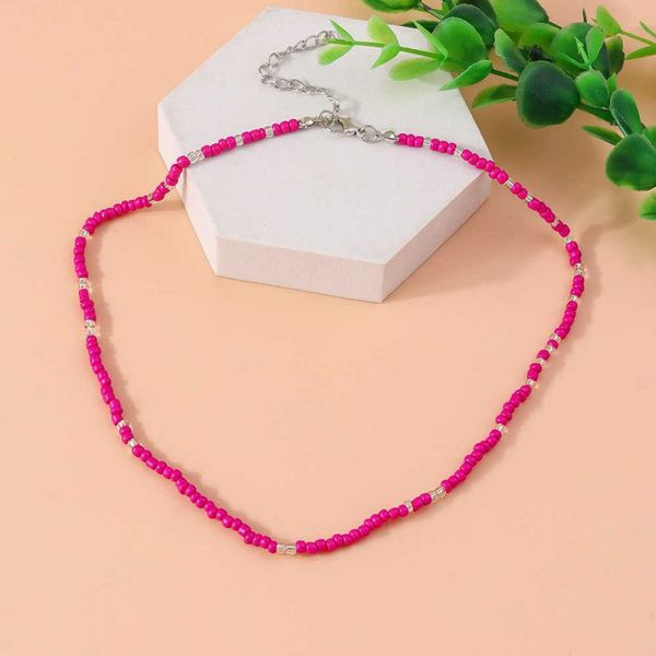 Тонкие бусы из красного камня в минималистичном стиле CJL40694