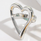 Массивное разомкнутое кольцо в форме контура сердца CJH88409