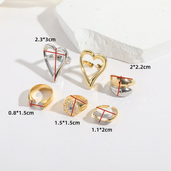 Массивное разомкнутое кольцо в форме контура сердца CJH88409