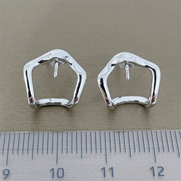 Серебристые медные серьги-пусеты с жемчугом в фигурной оправе 1J10723CJJ